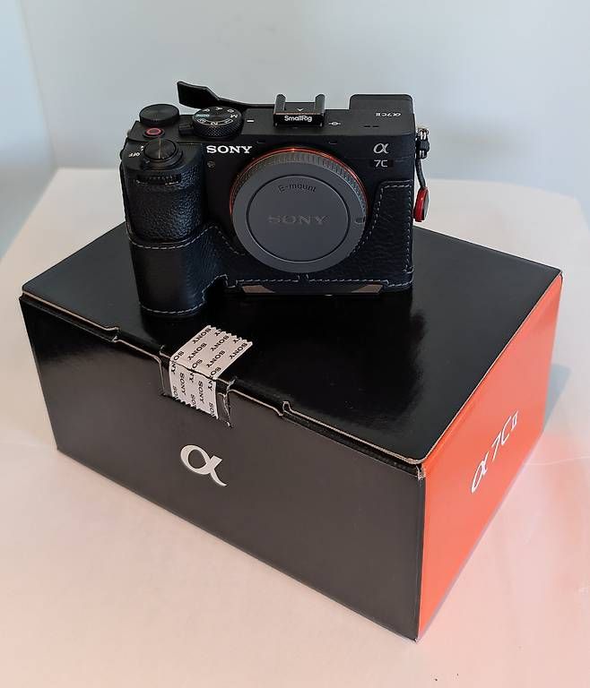 Sony Fotocamera: Sony Alpha 7CII 33 Mpx, Plein format – Nuovo e nell'imballaggio originale da Torny le Grand venduto da cla_w6np 4