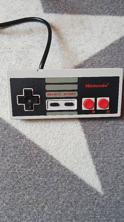 Controller: NES Controller – Usato da Leuzigen venduto da Darcry