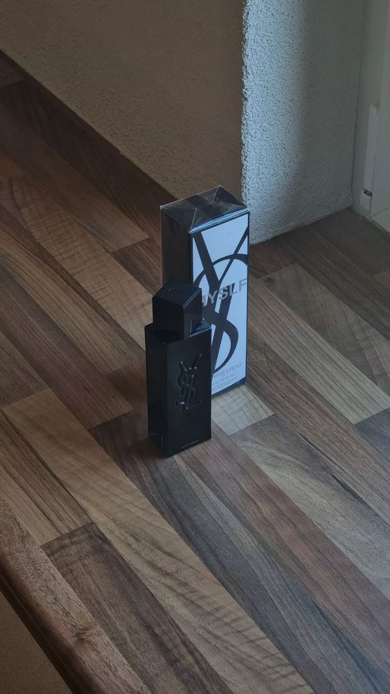 Saint Laurent Profumi & Eau de Toilette: Yves Saint Laurent "Myself" | 100ML – Nuovo e nell'imballaggio originale da Wölflinswil venduto da LucaH07