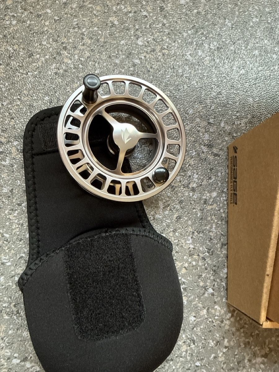 Tamburi & Mulinelli: Sage Spectrum 7/8 Platinum Spool mit Schutzhülle – Nuovo e nell'imballaggio originale da Bürglen UR venduto da Sticki1 1
