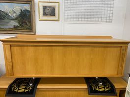 Schöner Rollladenschrank mit 4 Fächern