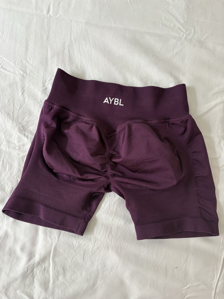 Aybl Leggings: AYBL-Adapt Seamless Shorts 4.5” – Nuovo (secondo la descrizione) da Vésenaz venduto da ilomd 1