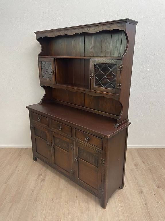 Credenze: Antik Tudor Oak Buffetschrank aus Eiche mit Bleiglas – Usato da Obernau venduto da Arche_Noah_Brocki 2