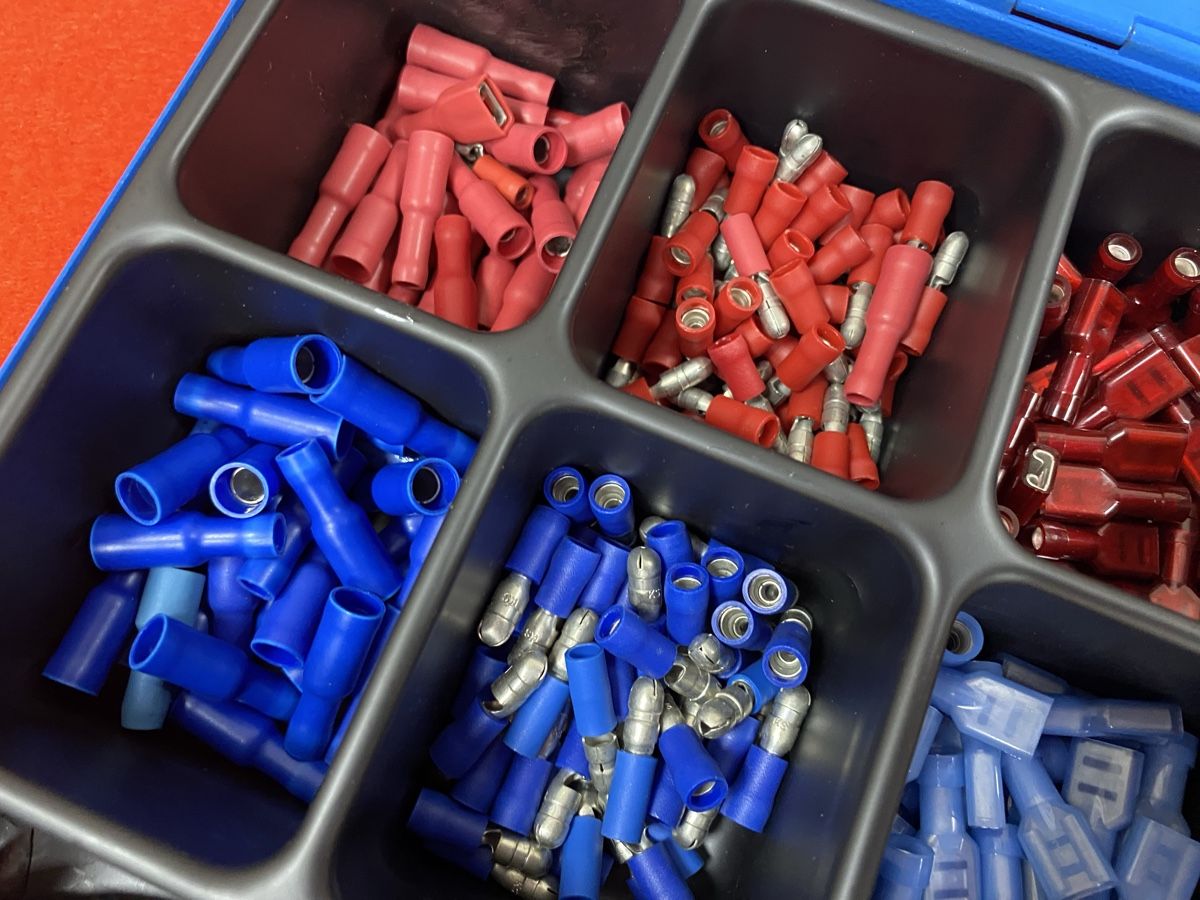 Alle Werkzeuge: Werkzeugkoffer mit Kabelschuhen – Gebraucht aus Hägglingen von Karin0802 3
