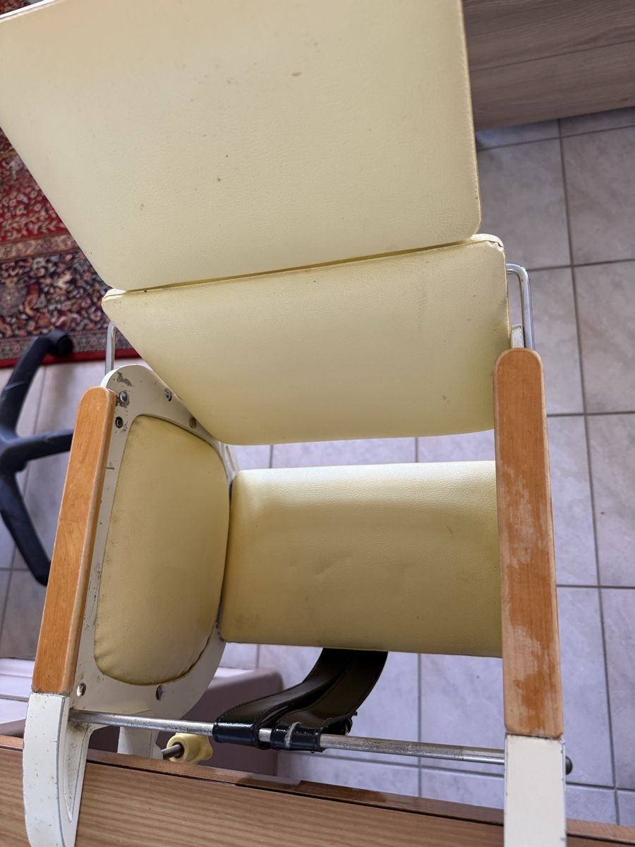 Chaises: Chaise de table vintage pour enfant à restaurer  – D'occasion à Miécourt par Dinedine9494 4