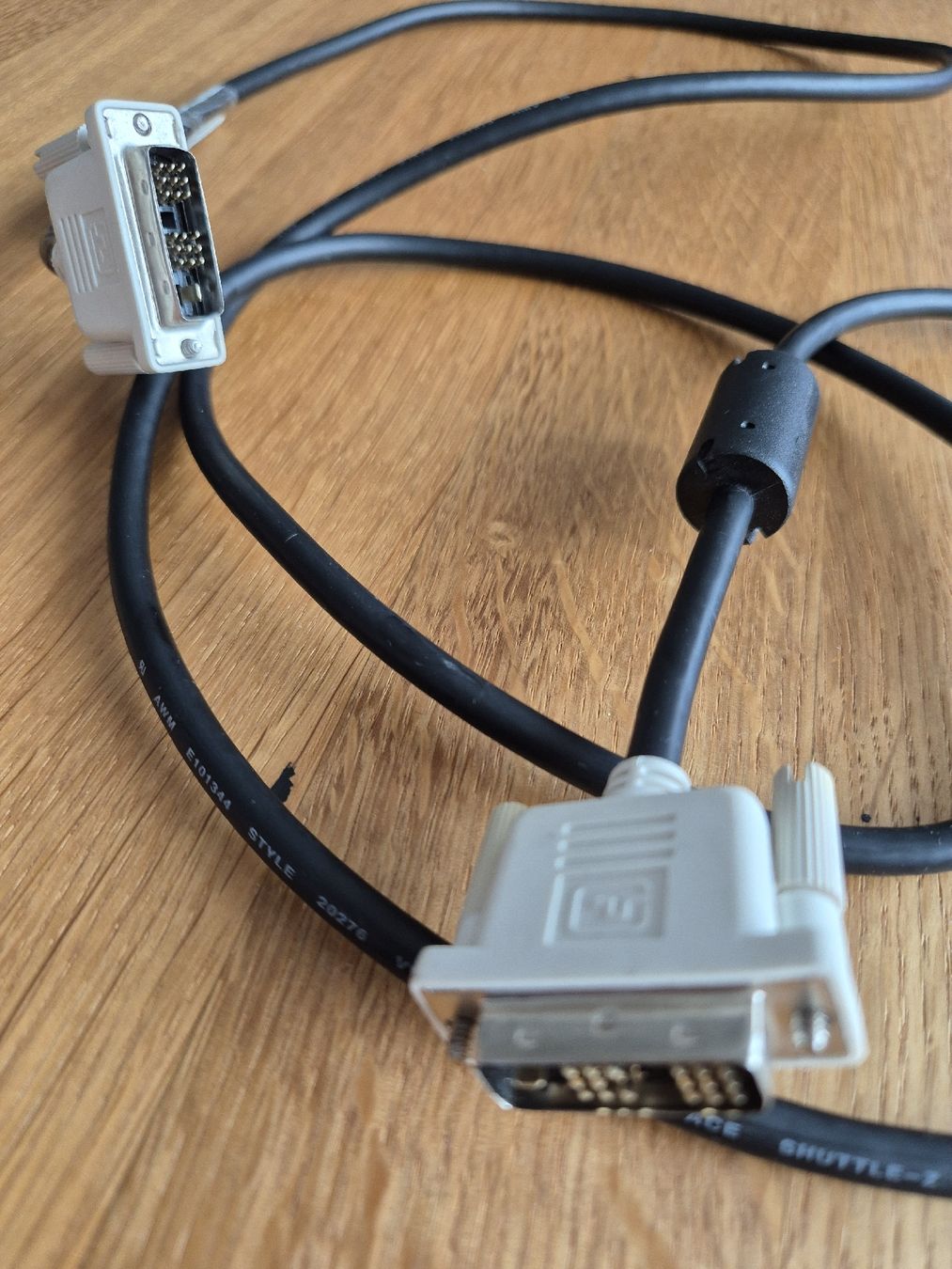 Cavi: DVI-D Kabel - Space Shuttle-X - Top Zustand - 180cm – Usato da Goldach venduto da nikkaaa 1