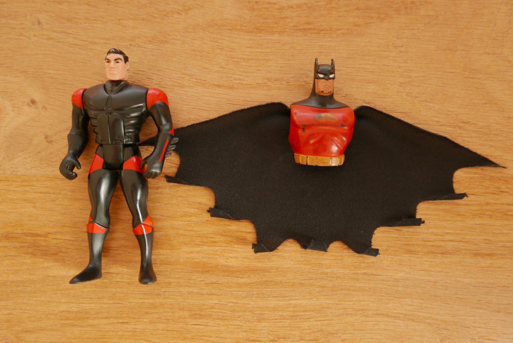 Statuette: Batman Batmobil mit Actionfigur DC 1993 – Usato da Zürich venduto da vals02 3