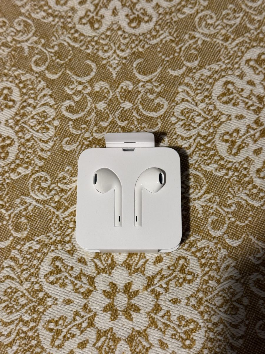 Apple Cuffie: Apple EarPods (Lightning Anschluss) – Nuovo (secondo la descrizione) da Zürich venduto da ans_299