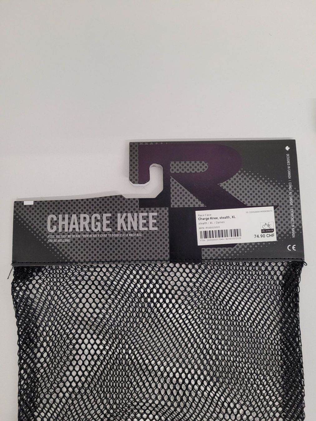 Race Face Protezioni & Imbottiture: Race Face  Charge Knee, stealth, XL – Nuovo e nell'imballaggio originale da Giswil venduto da mai_k7x7 1