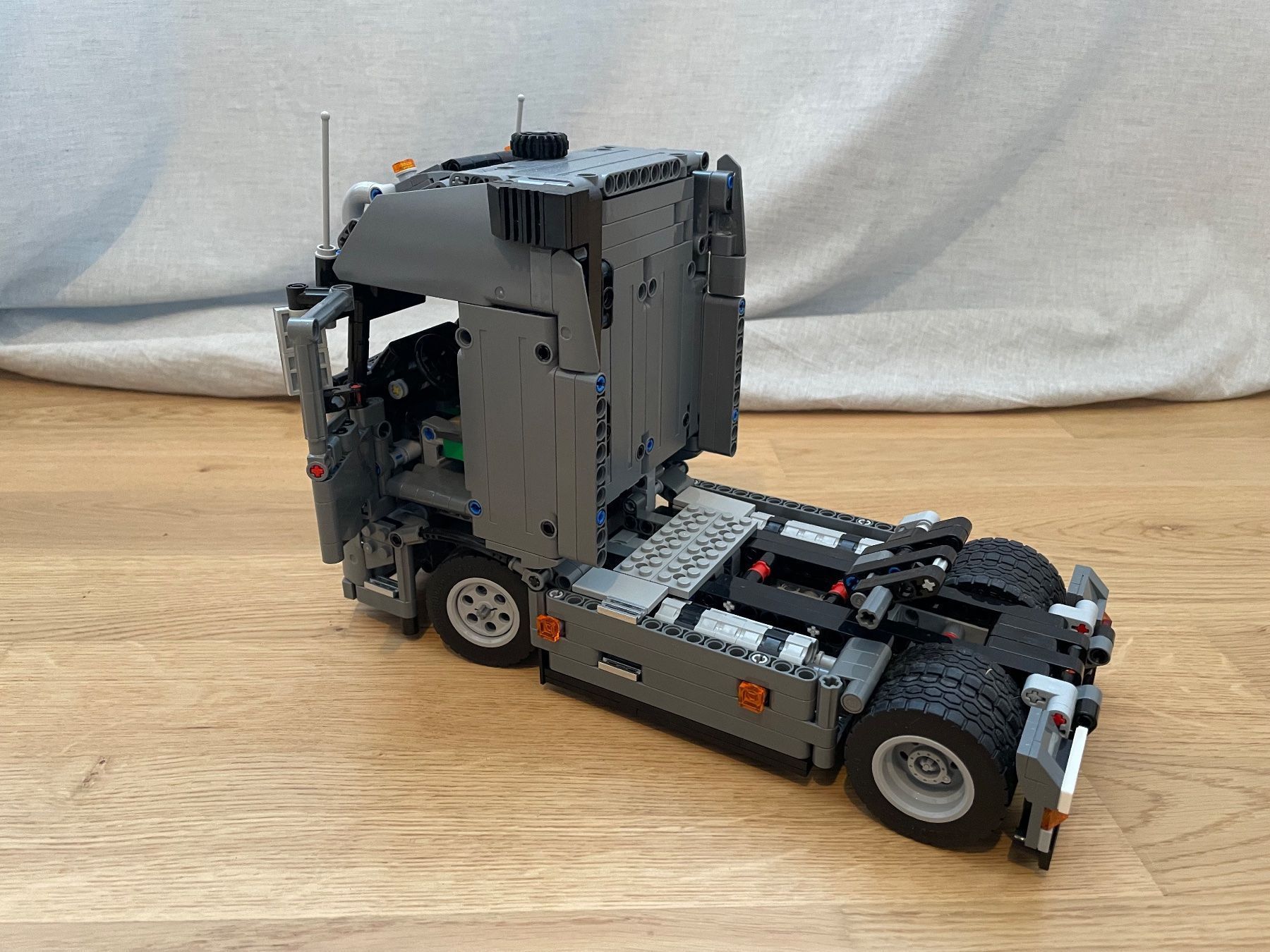 Lego Kit di costruzioni: Lego Technic - Volvo Lastwagen – Nuovo (secondo la descrizione) da Salmsach venduto da ram82 2