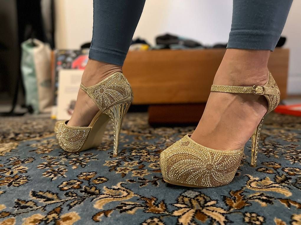 Scarpe da donna: Stylischer Schuh, gr.39 high heels  – Usato da Flawil venduto da PWMU