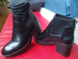 Bottines noires Stradivarius, taille 36, parfaites!