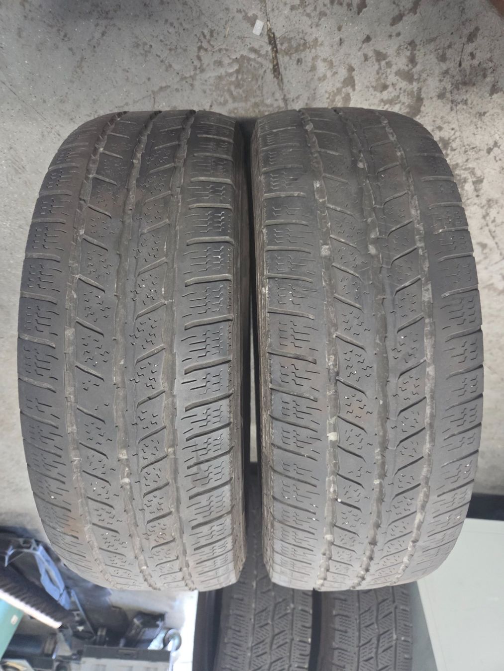 Continental Pneumatici & Ruote complete: 205 / 65 R 16C  continental – Usato da Fischbach-Göslikon venduto da Emanuel.Bardhi
