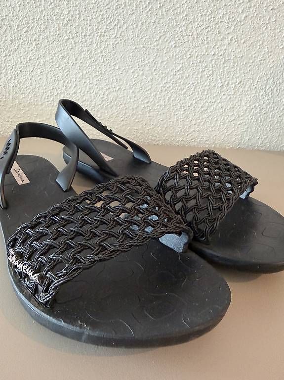 Chaussures femmes: Sandalen Ipanem  Gr. 38 – D'occasion à Zürich par hoiliaaa