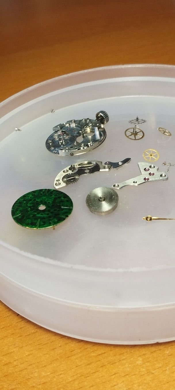 Orologi: montre mécanique récupérée – Usato da La Chaux-de-Fonds venduto da jac_9llg 7