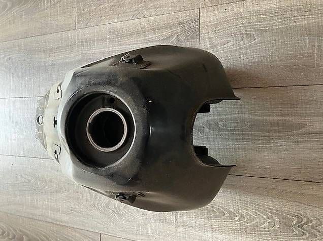 Honda Accessori per altri veicoli: Honda FMX 650 Tank 1997 – Usato da Seewen SO venduto da Eliane-Nora 3