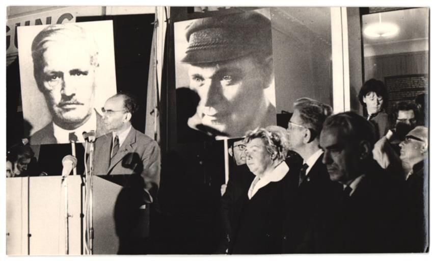 Fotografie & Manifesti: Fotografie Sturm, Kurt Bachmann Vorsitze – Usato da Berlin venduto da bartko-reher