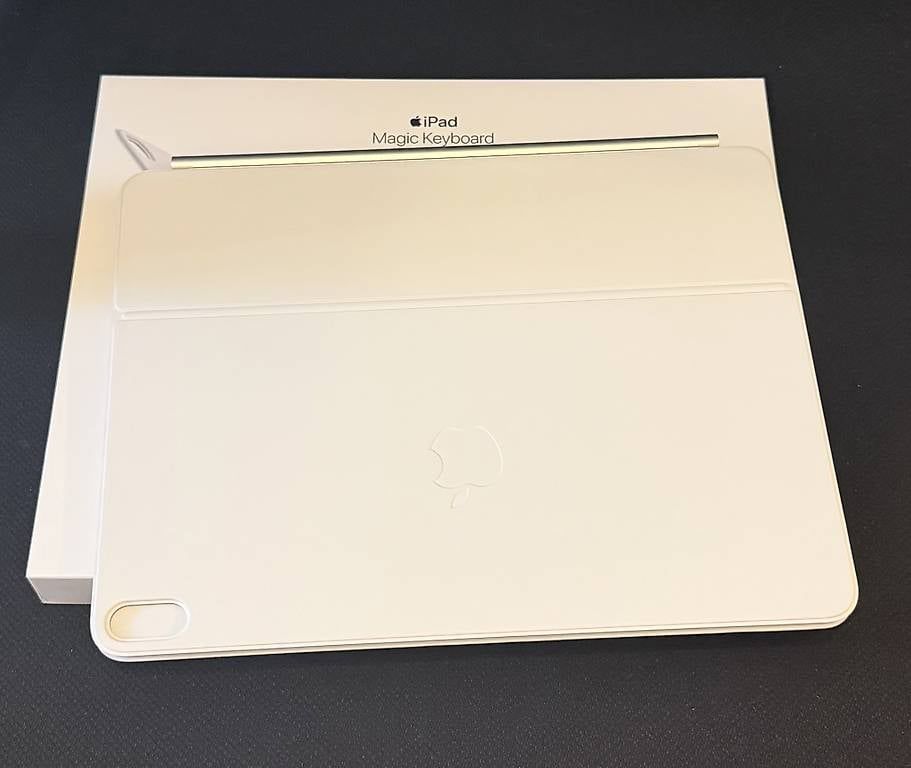 Tastaturen: Magic Keyboard pour iPad Air 13 pouces – Gebraucht aus Lausanne von lau_lk88 2