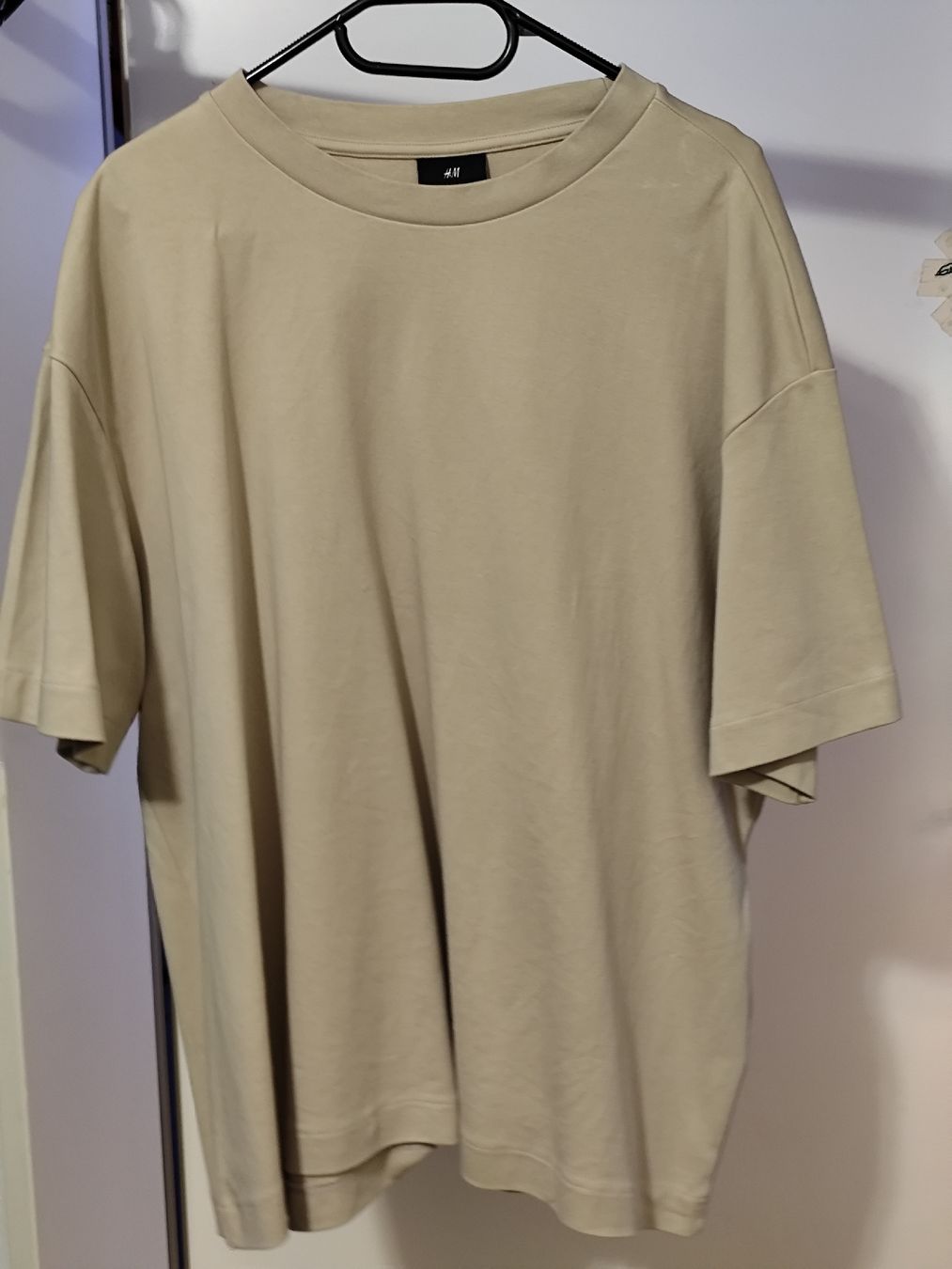H&M T-shirt: T-shirt – Usato da Basel venduto da bsbs13