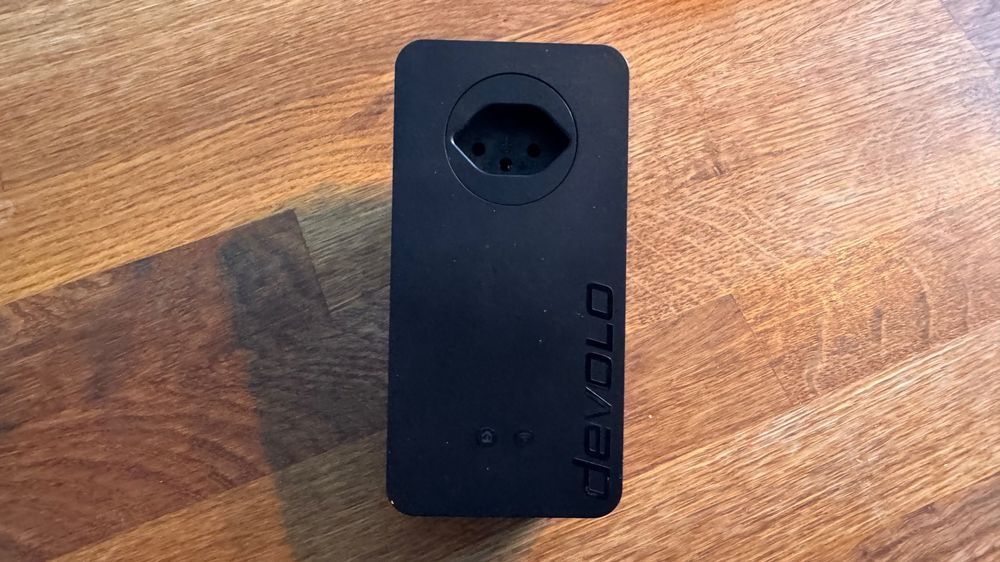 Devolo Unità & Adattatore: Devolo dLAN pro 1200+ WiFi (CH-Version, Schwarz) – Usato da Magglingen/Macolin venduto da Family_Le_Douairon