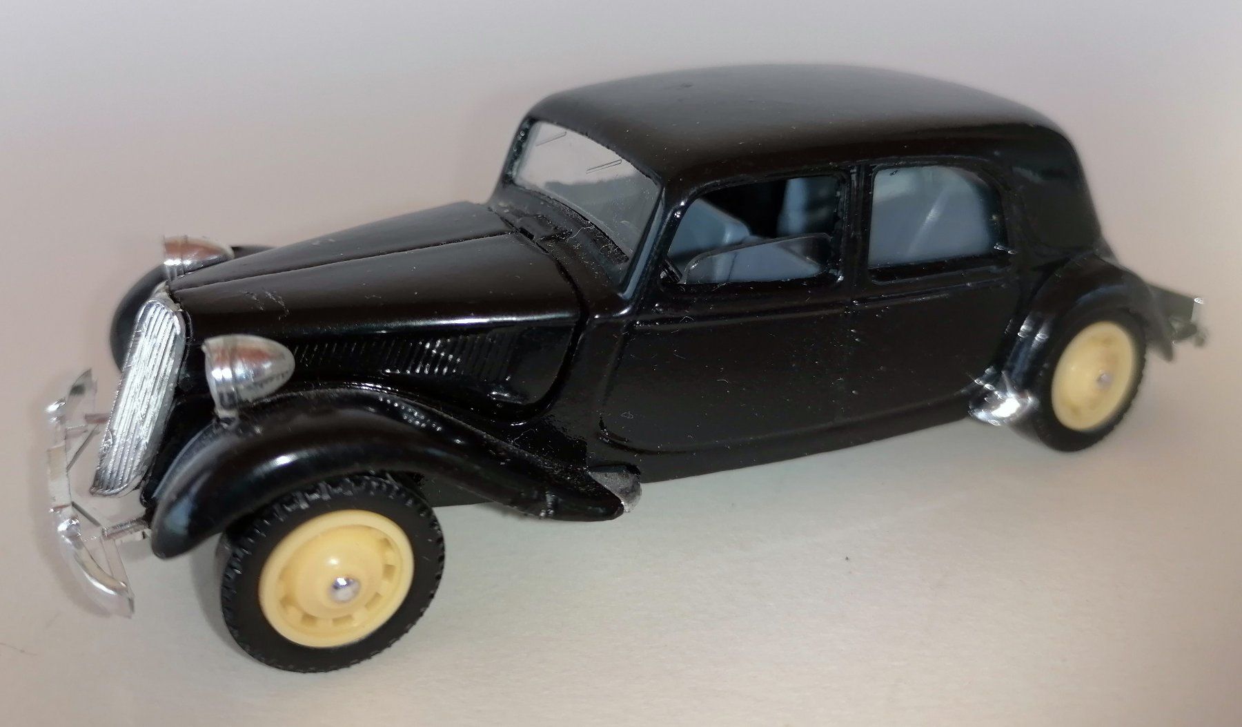 Solido Modellini d'auto: Solido 1:43 Citroen 15 Six – Nuovo (secondo la descrizione) da Löhningen venduto da wit_zcl6