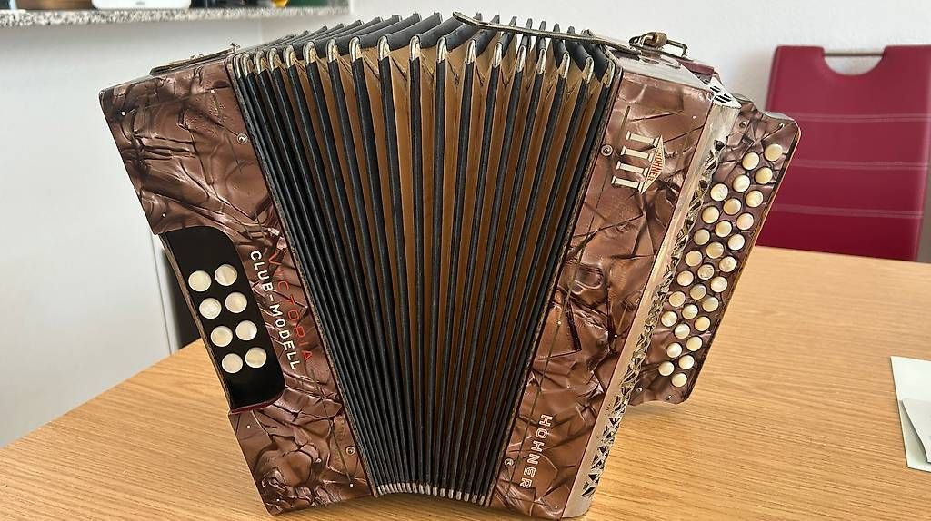 Musikinstrumente: Hohner Handharmonika – Defekt aus Rotkreuz von jg41_bruno