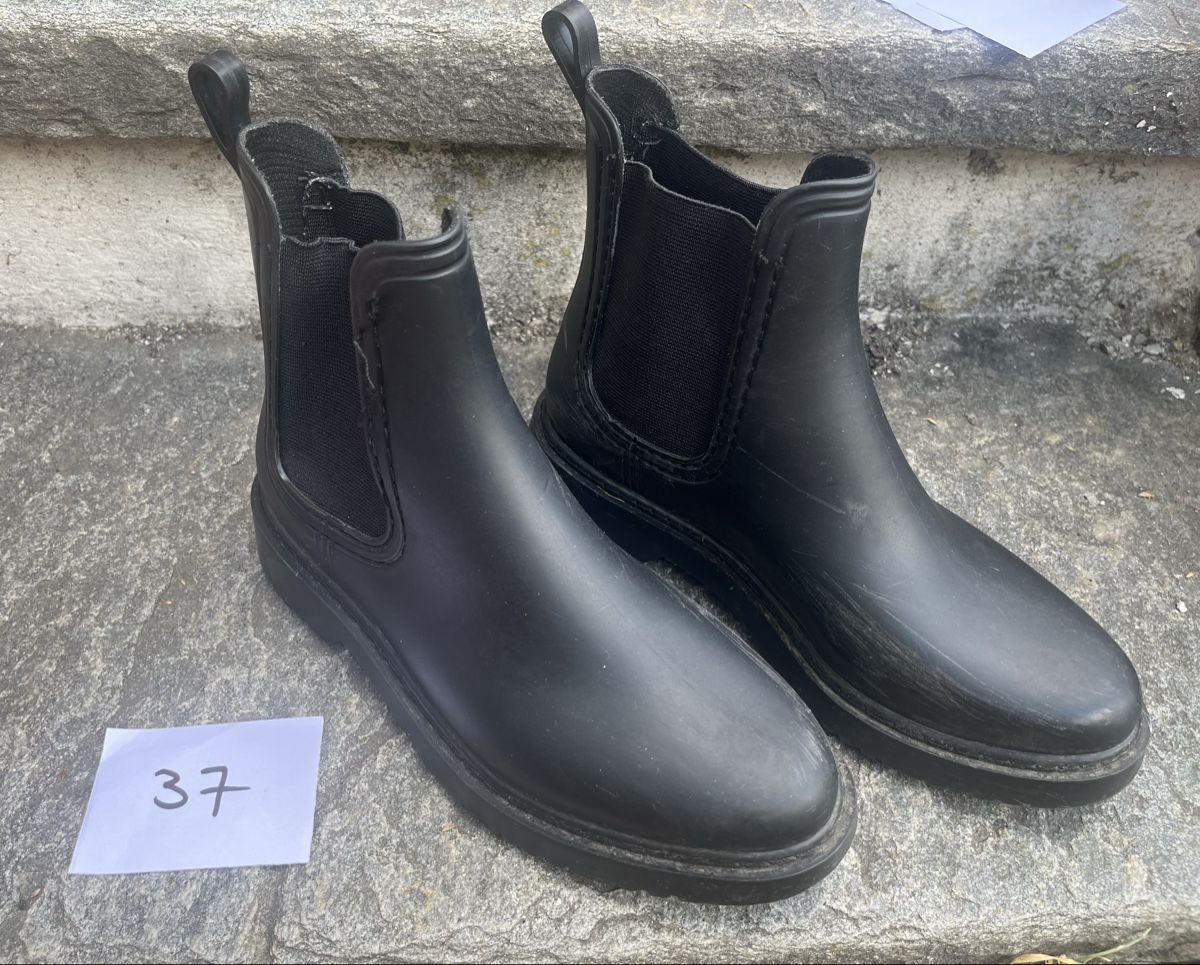 Damenschuhe: Chelsea Boots Grösse 37 – Gebraucht aus Jonschwil von Theswissmiss