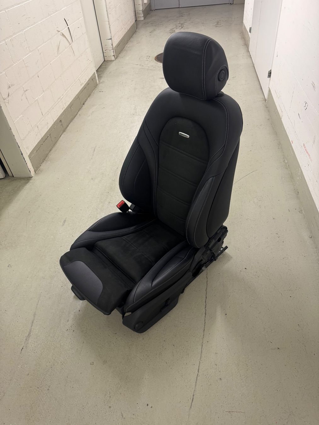 Autos: 2x Originale Mercedes C63 Sitze – Gebraucht aus Schlieren von S2K