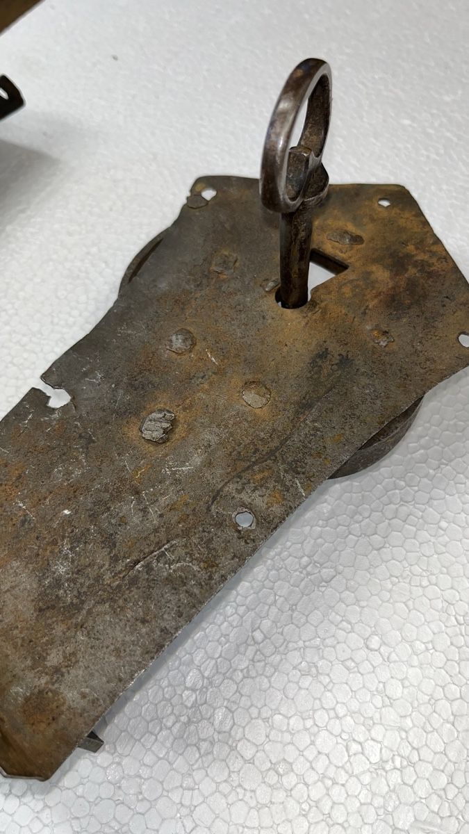 Lucchetti: Serrure antique de coffre – Usato da Biel/Bienne venduto da Gilberty 1
