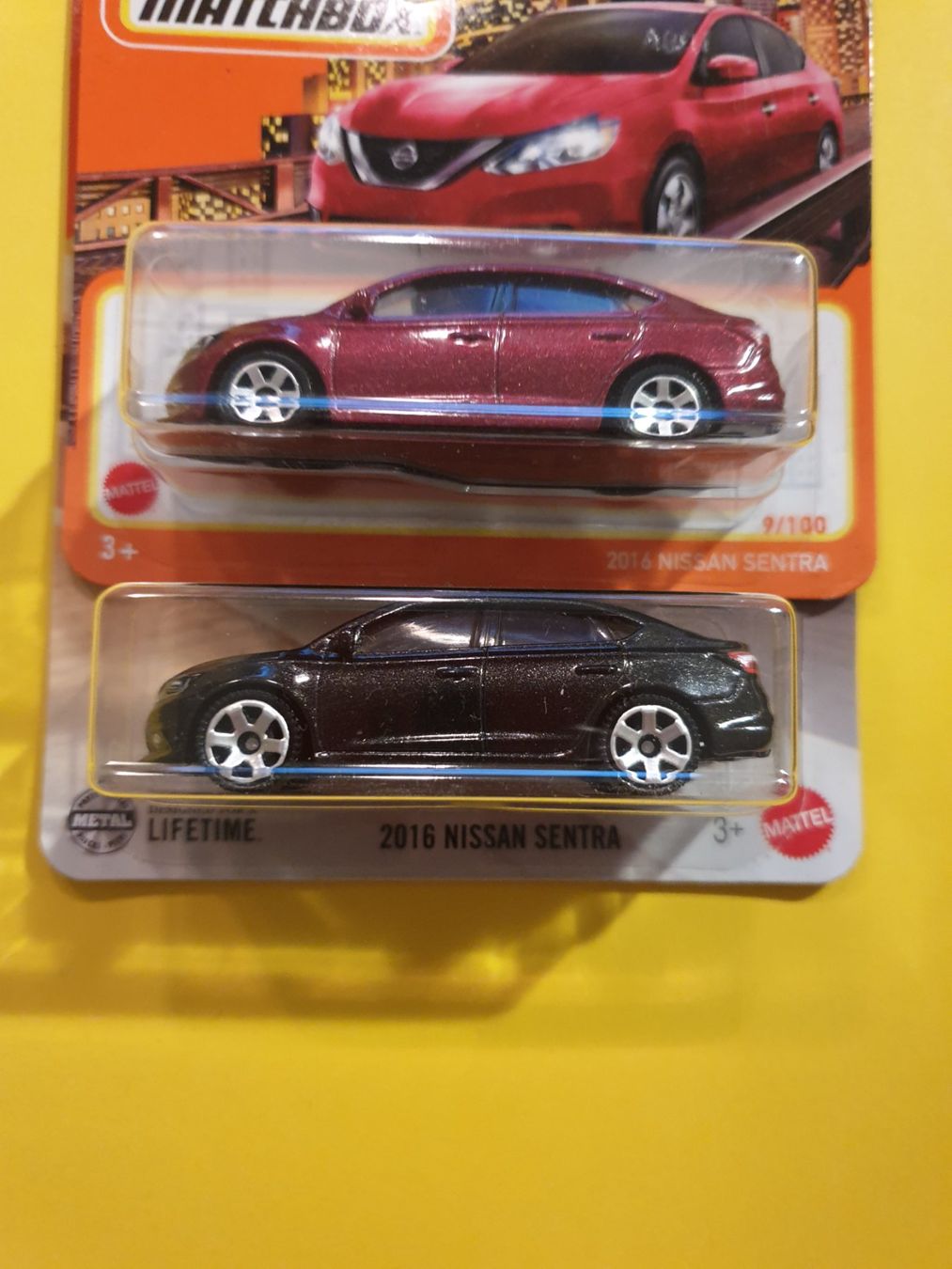 Matchbox Modellini d'auto: 2 x Matchbox 2016 NISSAN SENTRA – Nuovo e nell'imballaggio originale da Oftringen venduto da Rotor 1