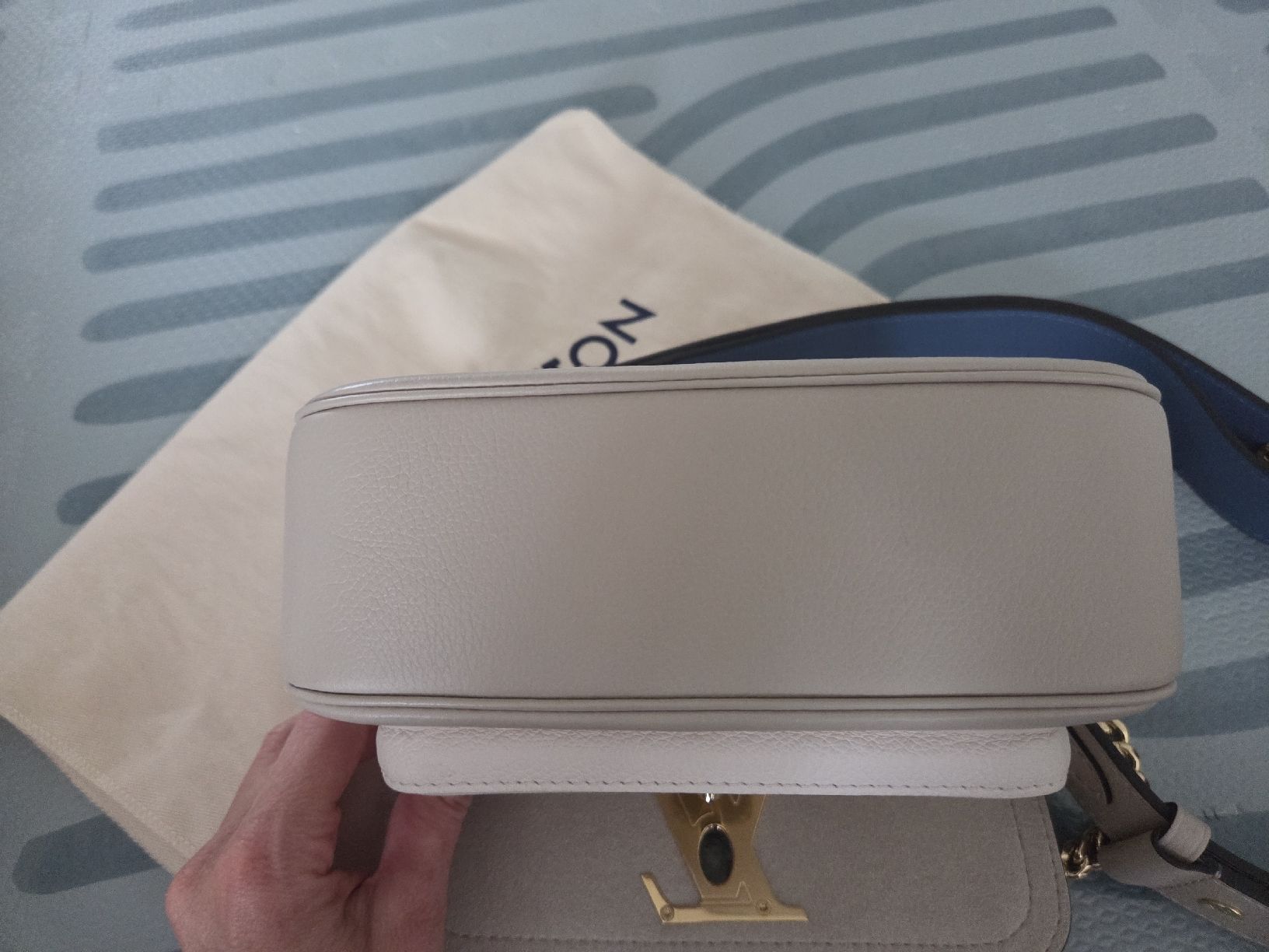 Louis Vuitton Borse da donna: Louis Vuitton Lockme Tender Tasche Greige – Nuovo (secondo la descrizione) da Belp venduto da Mary-Angel 8