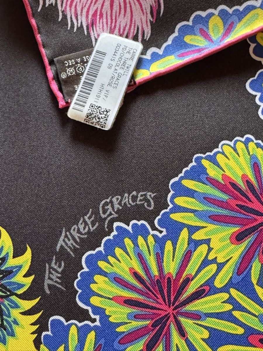 Hermès Foulard & Sciarpe: Hermès carré neuf The Theee Graces – Nuovo e nell'imballaggio originale da Genève venduto da Allisgood 5