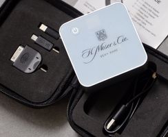 Powerbank 4500mAh H.Moser & Cie