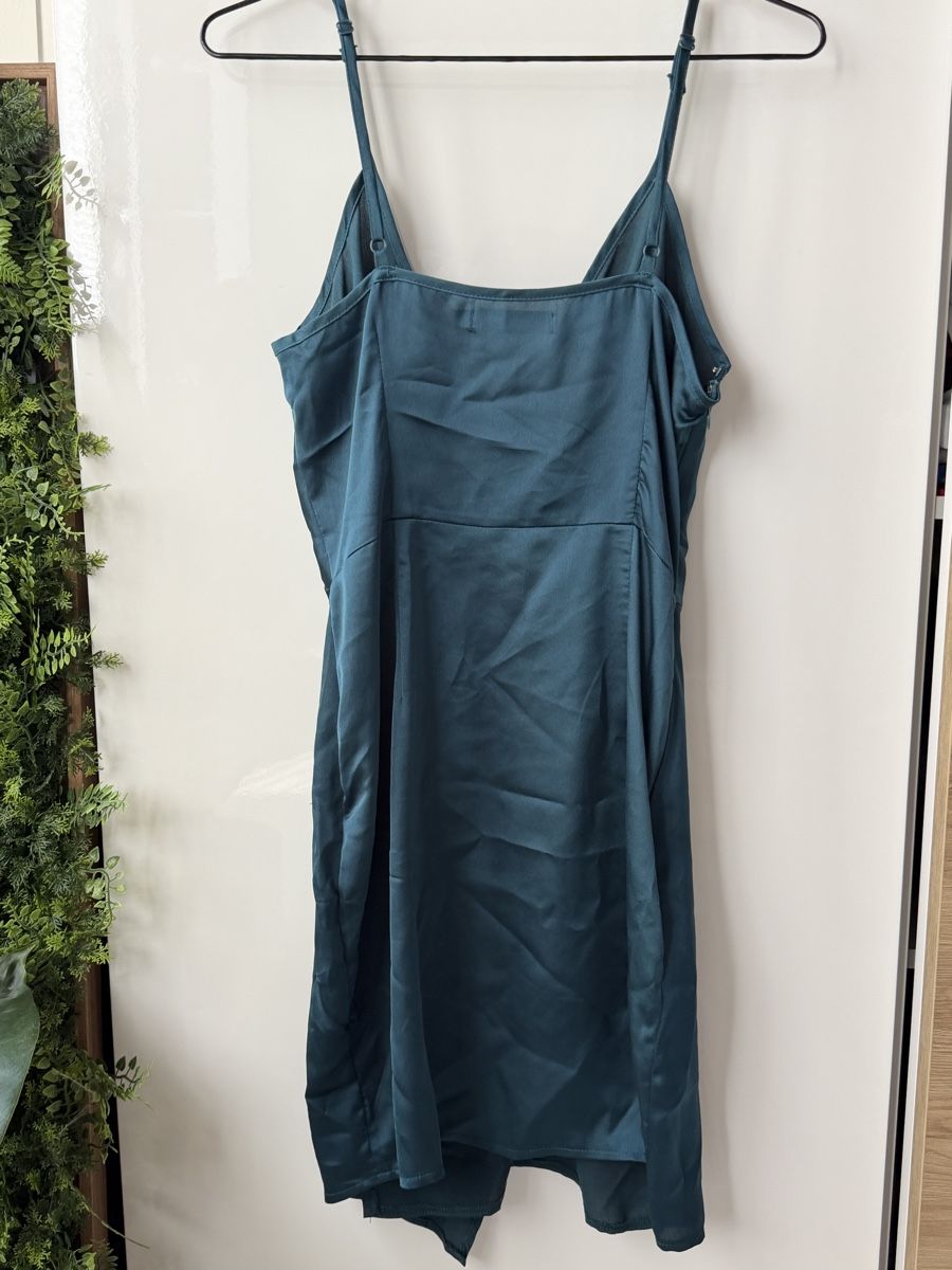 Vestiti: Missguided Satin Mini Dress - Forest Green – Nuovo (secondo la descrizione) da Interlaken venduto da pat_b8yn 3