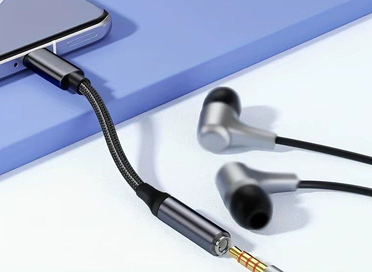 Unità & Adattatore: Adapter USB C  zu 3.5mm Buchse schwarz – Nuovo e nell'imballaggio originale da St. Margarethen TG venduto da Smiley-Face 1