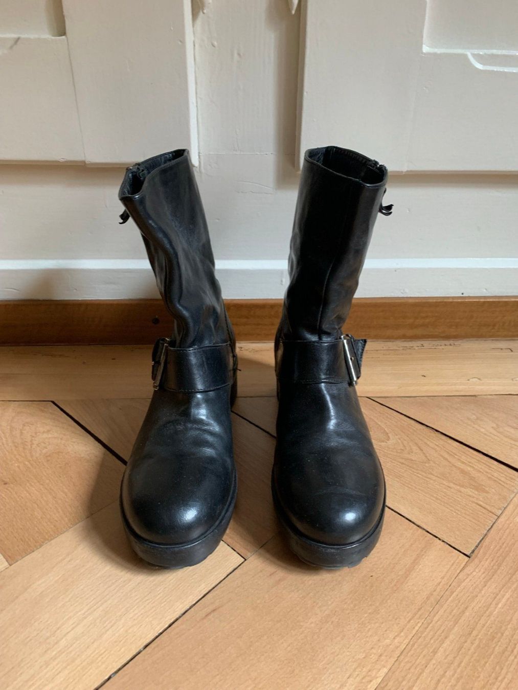 Scarpe da donna: VIC - Leder Stiefelette schwarz 35 – Usato da Zürich venduto da Diazaio 1