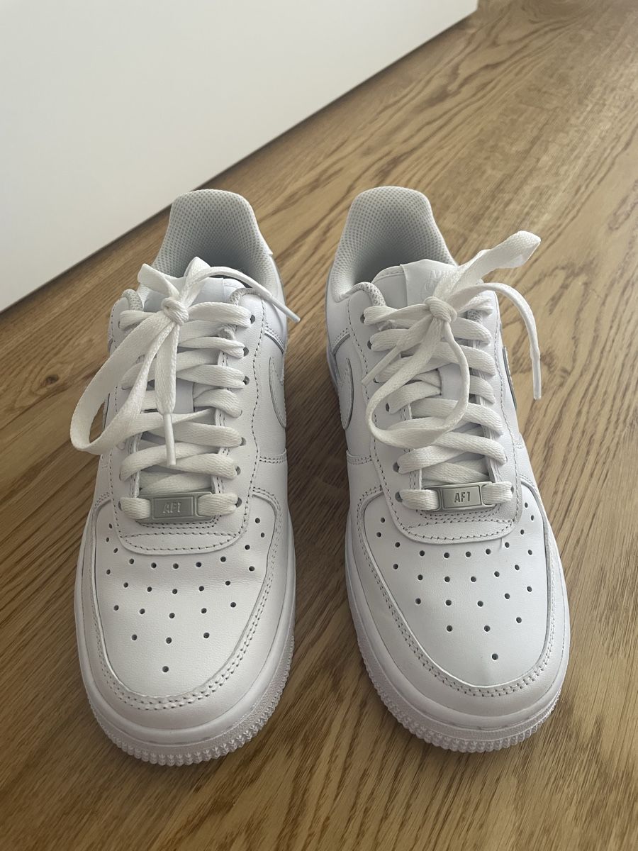 Nike Damenschuhe: Nike Air Force 1  – Gebraucht aus Weinfelden von Lore26