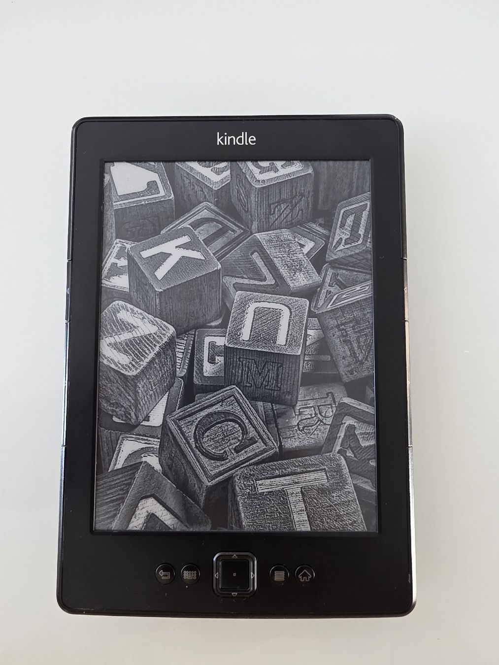 Amazon Tablettes PC: Amazon Kindle E-Reader sehr guter Zustand – D'occasion à Kriens par eldo1990