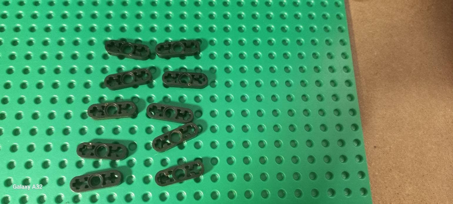 Lego Spielzeuge: Lot de 10 pièces plate Lego Technic – Gebraucht aus La Tour de Trême von Startjouet