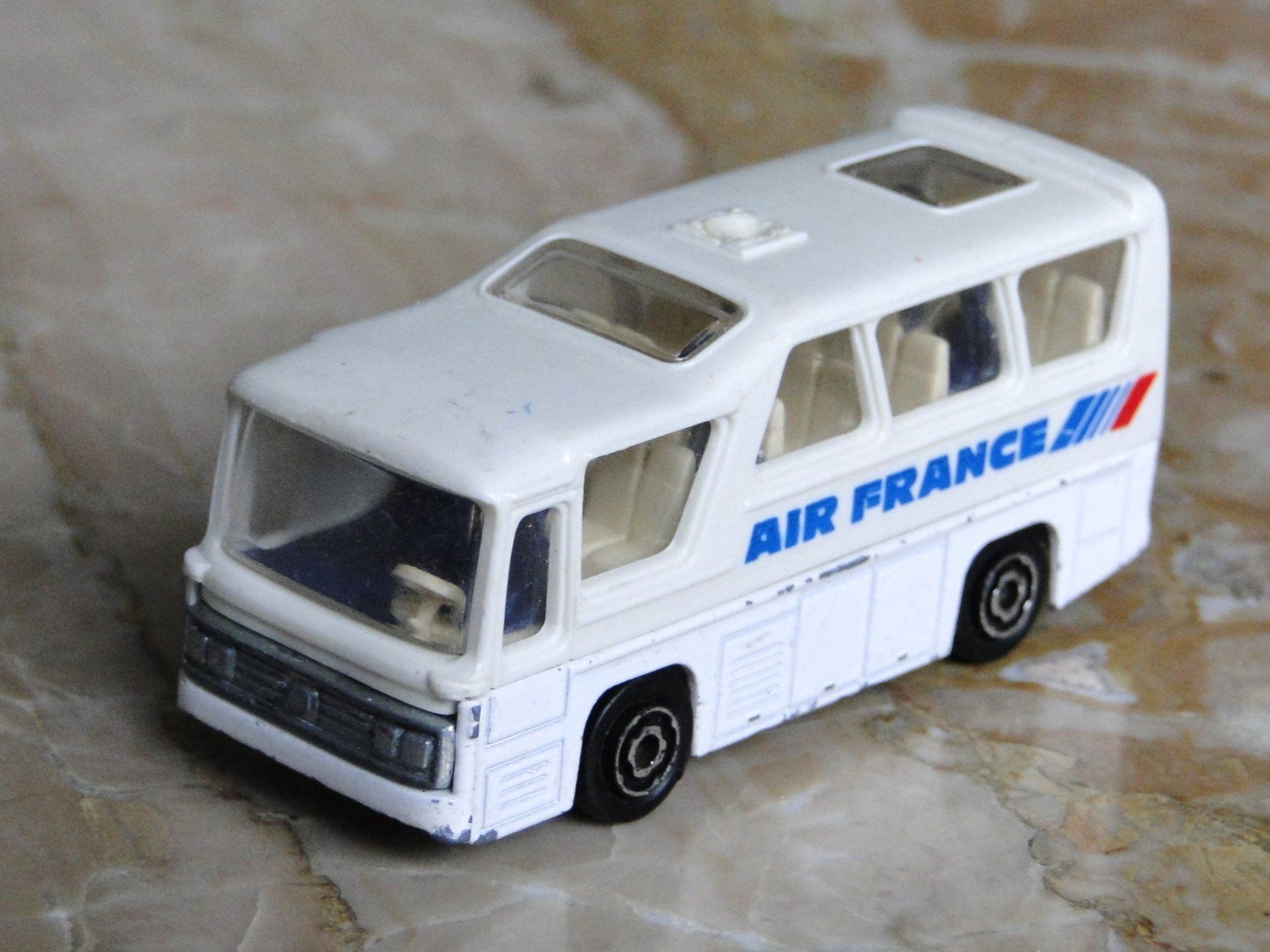 Majorette Modellini d'auto: MAJORETTE - Minibus Air France, Ref. 262 – Usato da Killwangen venduto da cyrano56