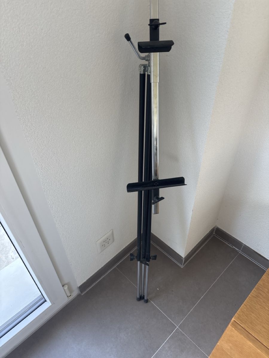 Cavalletti: Chevalet de peintre pliable en métal – Usato da Ecublens VD venduto da smet04 2