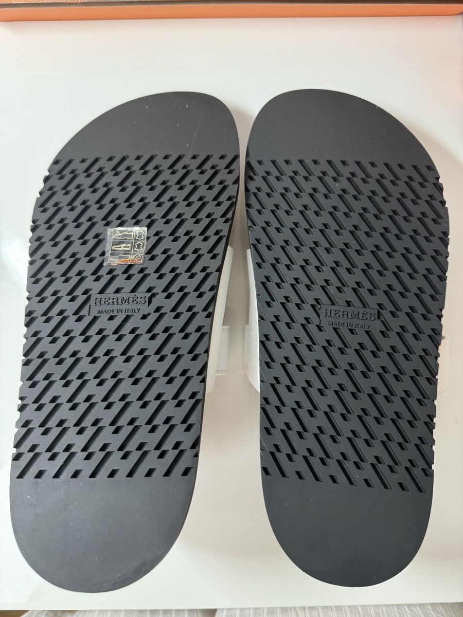 Hermès Scarpe da donna: Hermès Chypre Sandals Size 38.5 White Leather – Nuovo e nell'imballaggio originale da Genève venduto da Lux_trend26 6