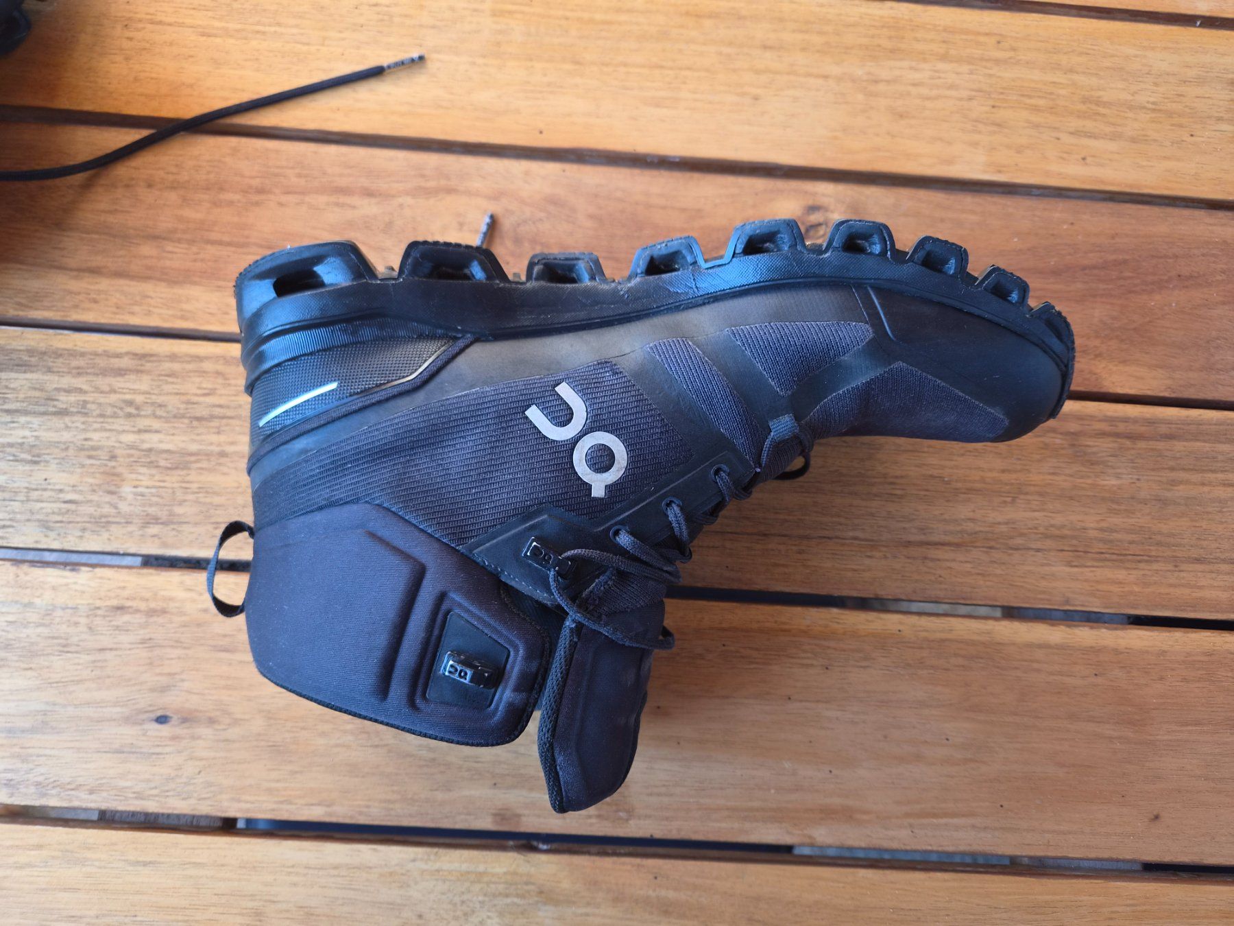 On Scarpe da uomo: On Running Cloudrock Wanderschuhe schwarz Grösse 44,5 – Usato da Hittnau venduto da blu_87xh 4