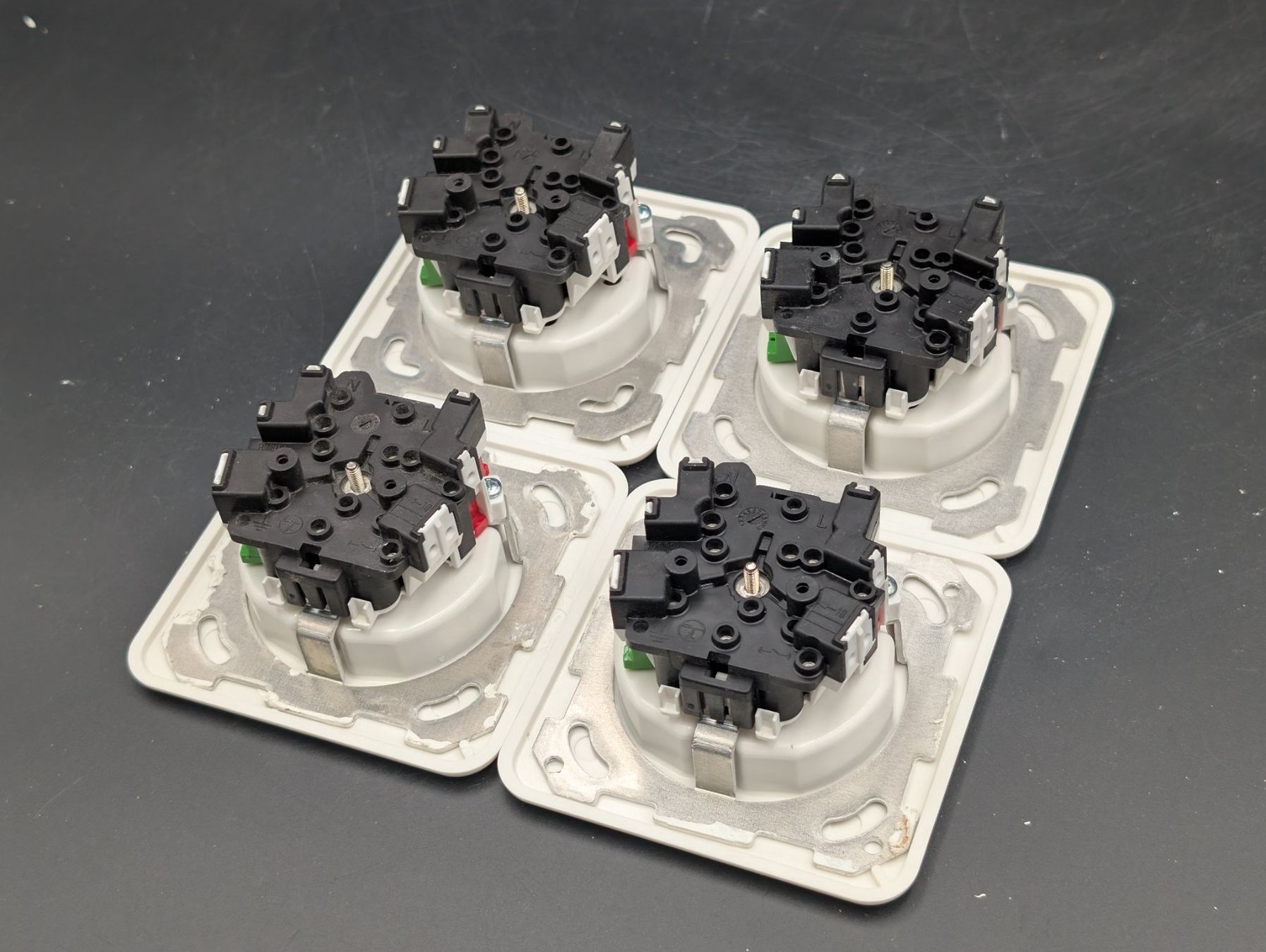 Feller Stecker: Feller Standard Set 4 Stück 3xT13 – Gebraucht aus Winterthur von Hint17 6