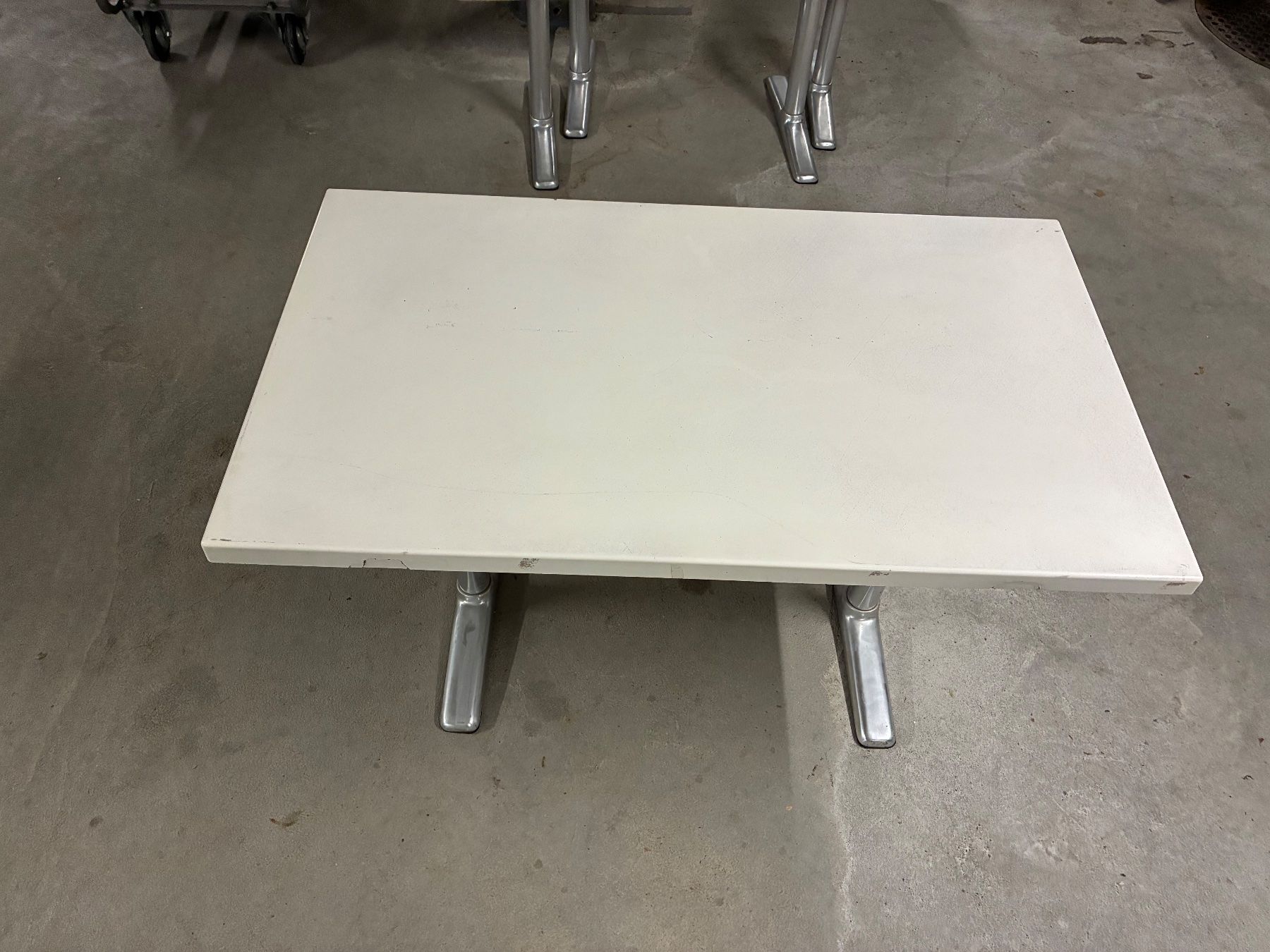 Tables: Gartentische – D'occasion à Kräiligen par MonteBerna