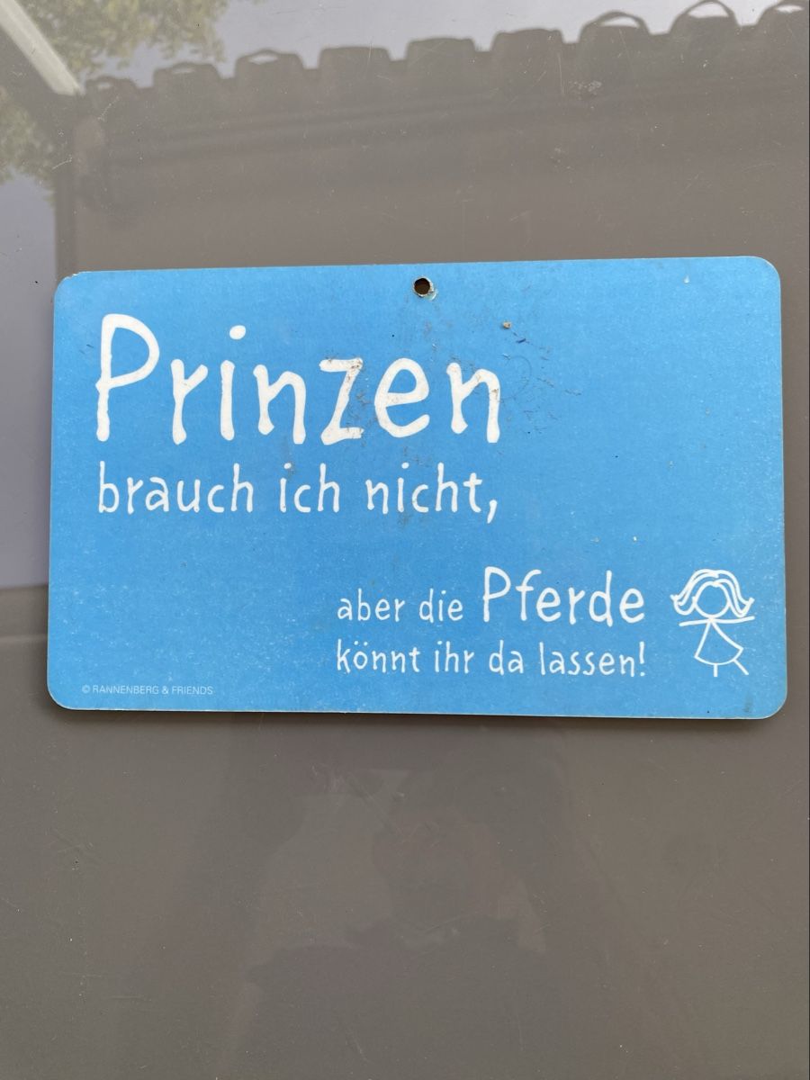 Schilder: Schild – Gebraucht aus Seuzach von M.Govori