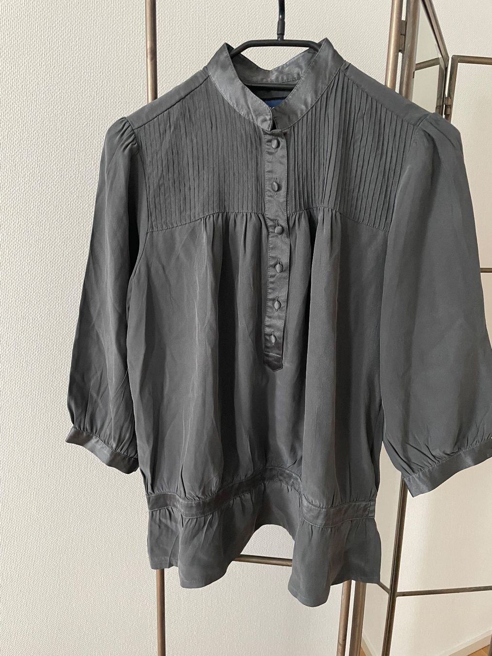 Mexx Camicette: Satin Bluse / blouse satinée MEXX 36 – Usato da Zürich venduto da elisapf