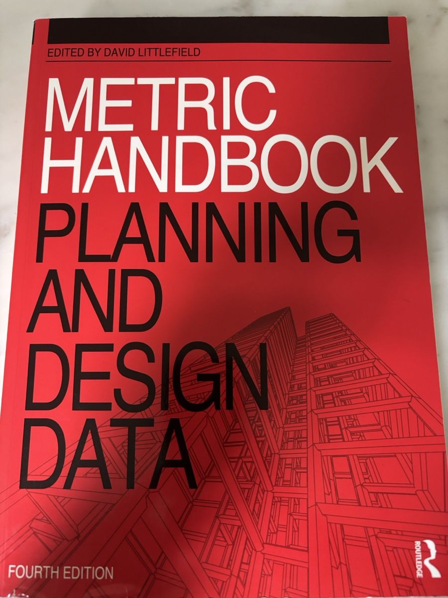 Libri: Metric Handbook, Planning and Design Data, Auflage 4 – Usato da Zürich venduto da Aapitz