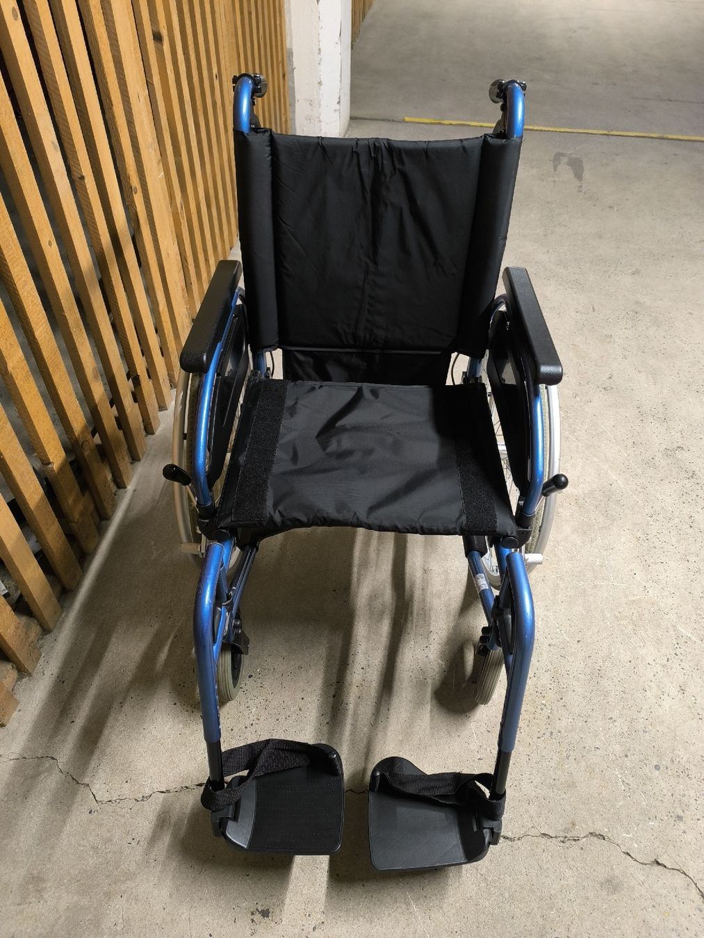 Sedie a rotelle: Rollstuhl PyroStart+ Sitzbreite ca.46 cm – Usato da Allschwil venduto da BezoBezo 1