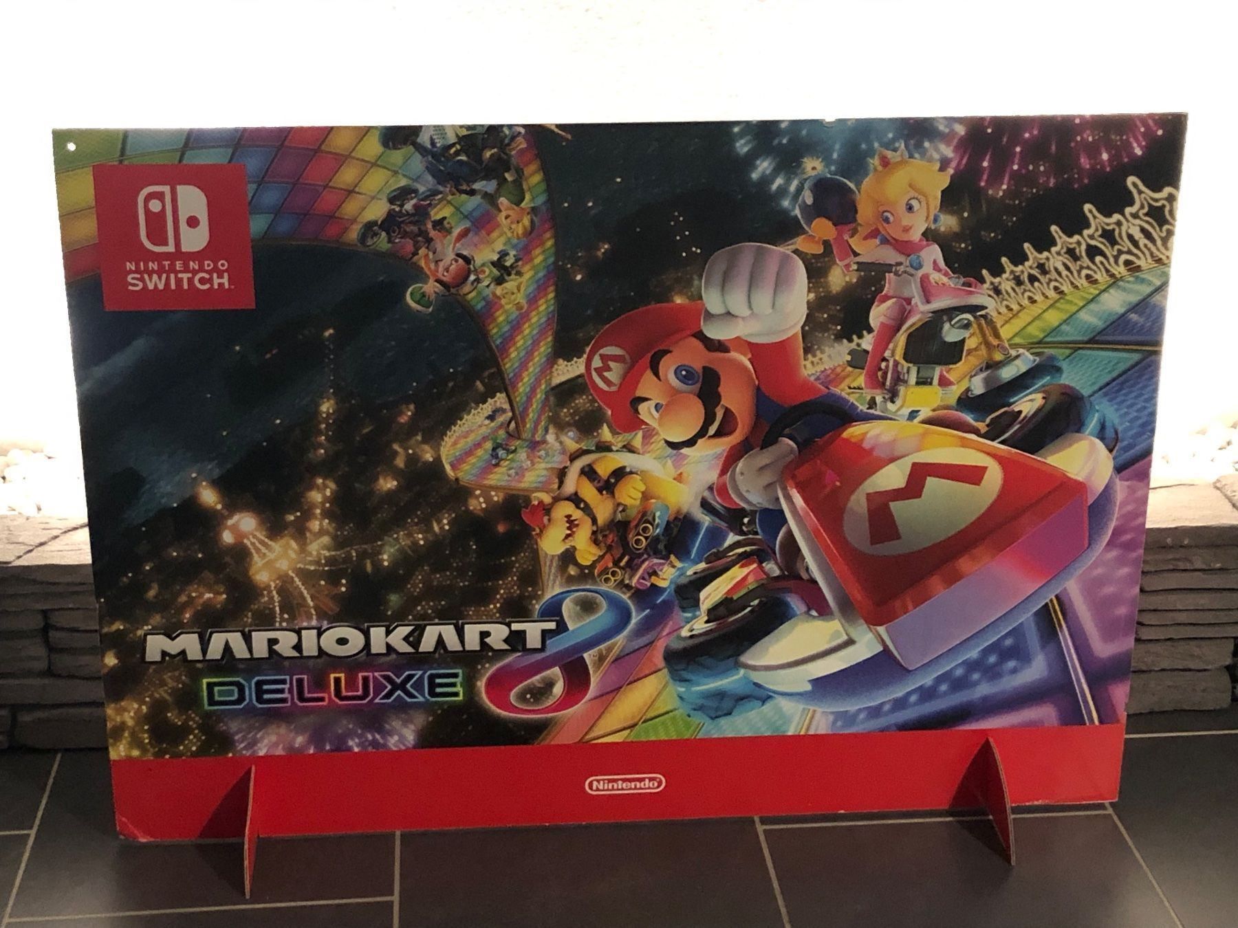 Nintendo Giochi: Mario Kart 8 Deluxe Aufsteller Switch – Usato da Kestenholz venduto da Matti_10